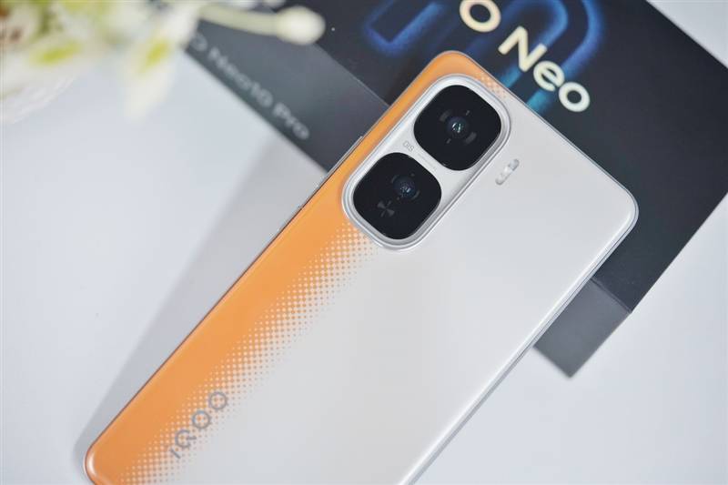 戏机：iQOO Neo10 Pro全面评测PP电子手机aPP全球首款天玑9400游(图10)